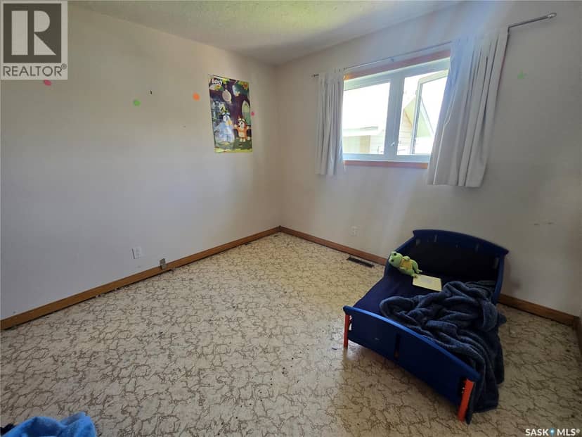 334 Moltke AVENUE — photo 13 of 24