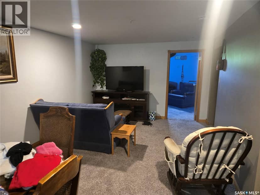 334 Moltke AVENUE — photo 18 of 24