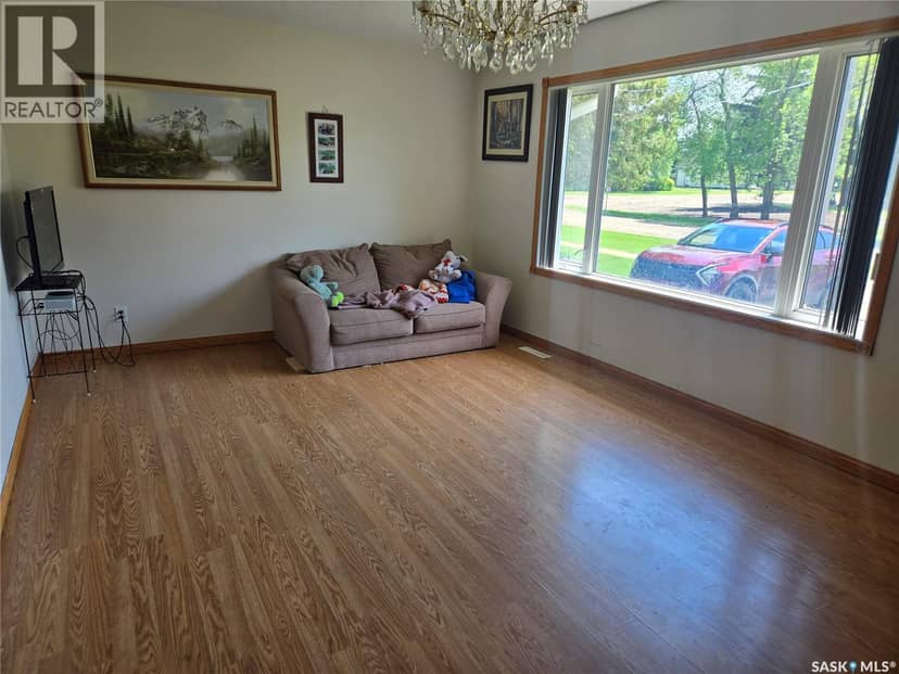 334 Moltke AVENUE — photo 9 of 24