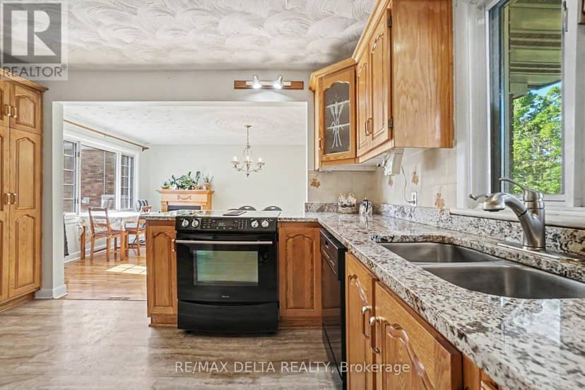 352 Lacasse Avenue — photo 12 of 40