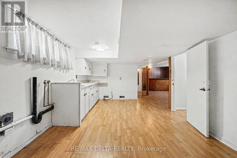 352 Lacasse Avenue — photo 35 of 40