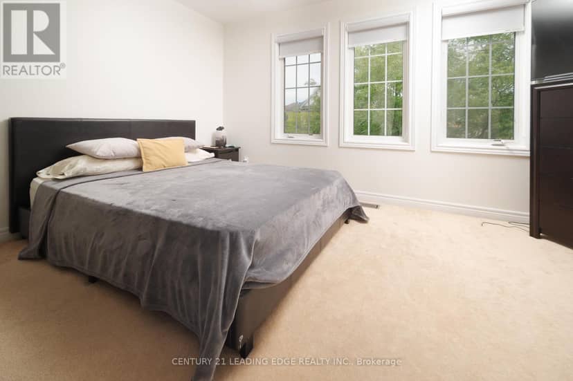 26 Huntspoint Drive — photo 19 of 40