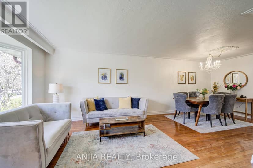24 Friar Tuck Road — photo 19 of 40