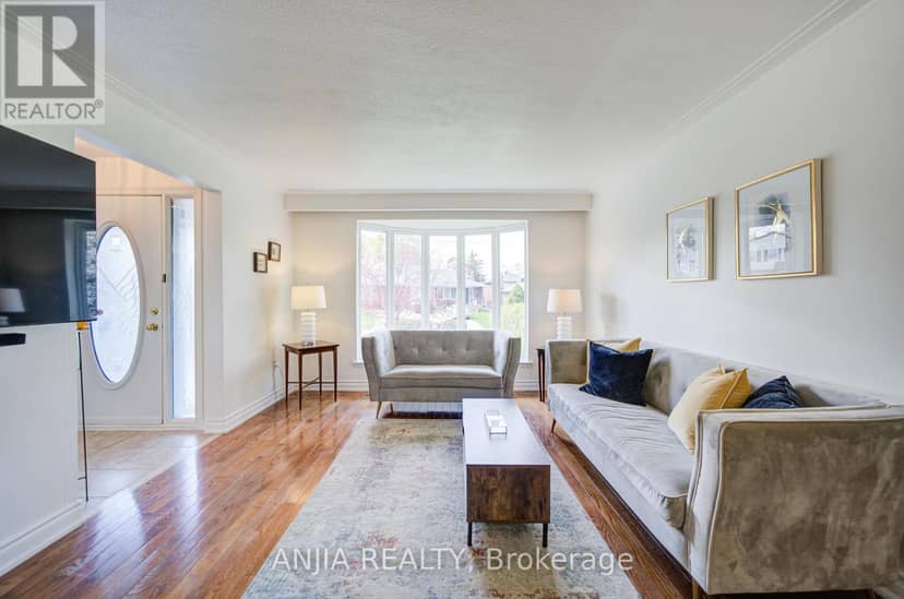 24 Friar Tuck Road — photo 23 of 40