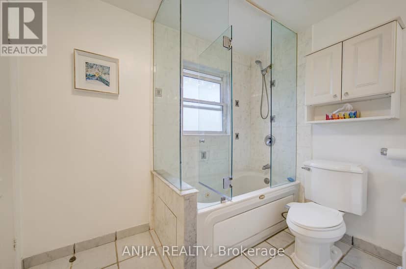 24 Friar Tuck Road — photo 25 of 40