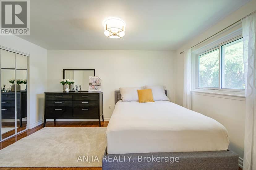 24 Friar Tuck Road — photo 29 of 40