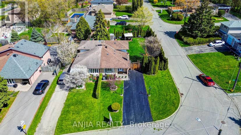 24 Friar Tuck Road — photo 6 of 40