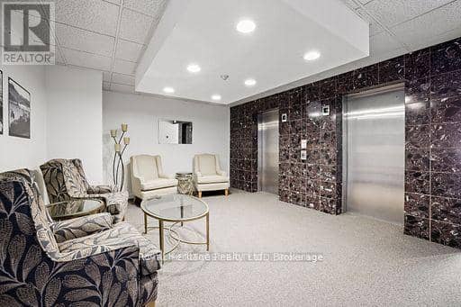 211 - 40 Auburn Street — photo 4 of 20