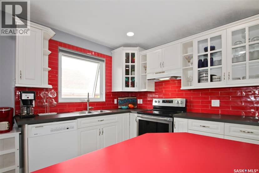 351 4th AVENUE NW — photo 8 of 27