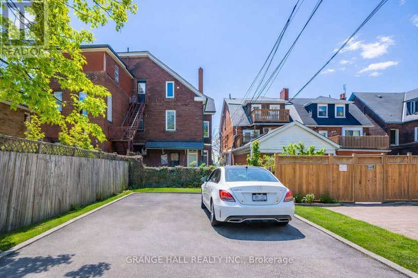 1544 King Street W — photo 15 of 17