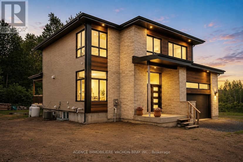 3814 Lakeside Drive, South Glengarry