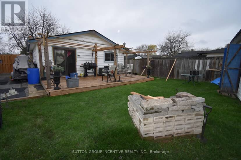 5 Lanark Crescent — photo 20 of 22