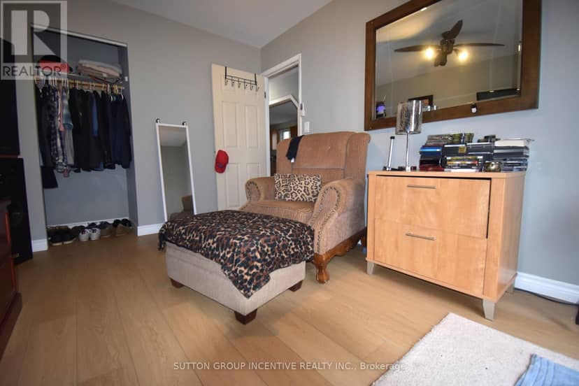 5 Lanark Crescent — photo 16 of 22