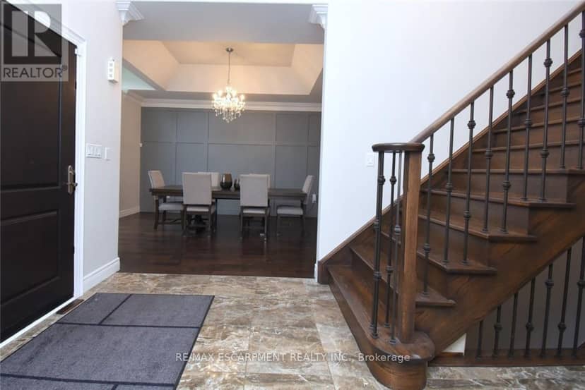 708 Winston Road, Grimsby, photo 5