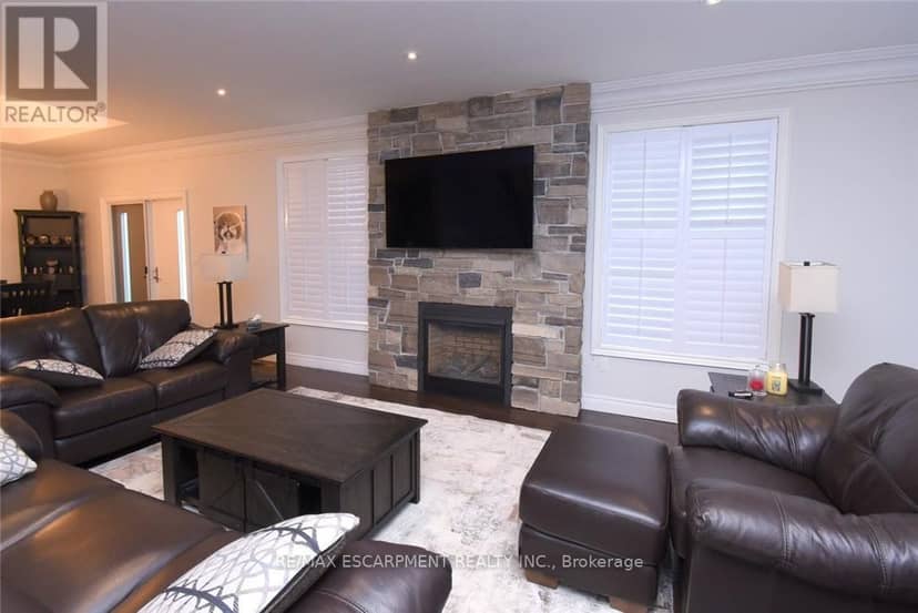 708 Winston Road, Grimsby, photo 8