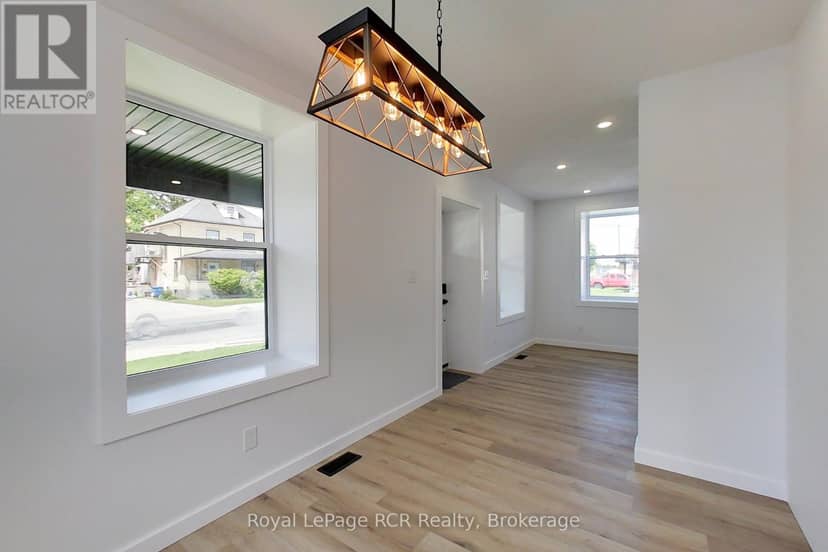 563 7th Avenue — photo 16 of 40