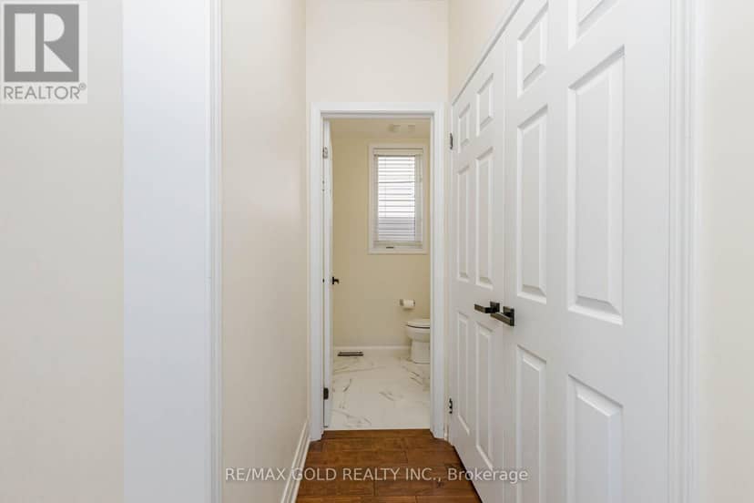 9 Burgess Crescent — photo 21 of 40