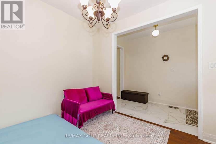 9 Burgess Crescent — photo 5 of 40