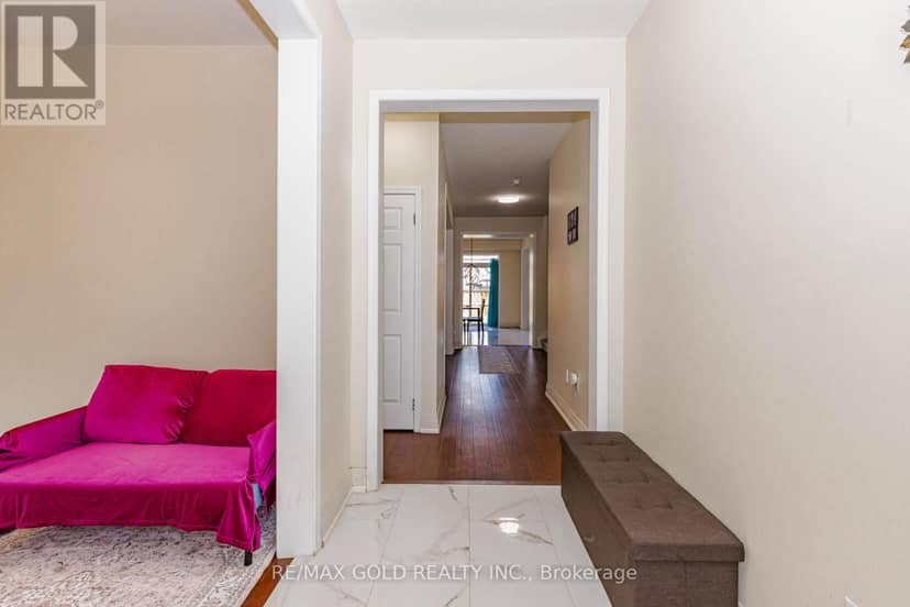9 Burgess Crescent — photo 6 of 40