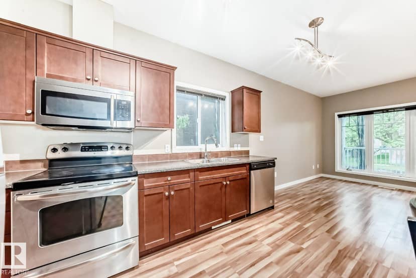 #4 11917 103 ST NW — photo 11 of 40
