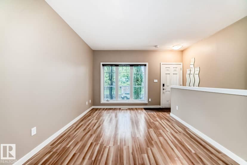 #4 11917 103 ST NW — photo 13 of 40