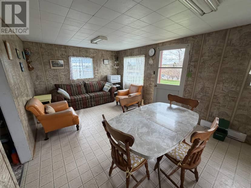 2556 Church Road, Route 243, Rustico, photo 4