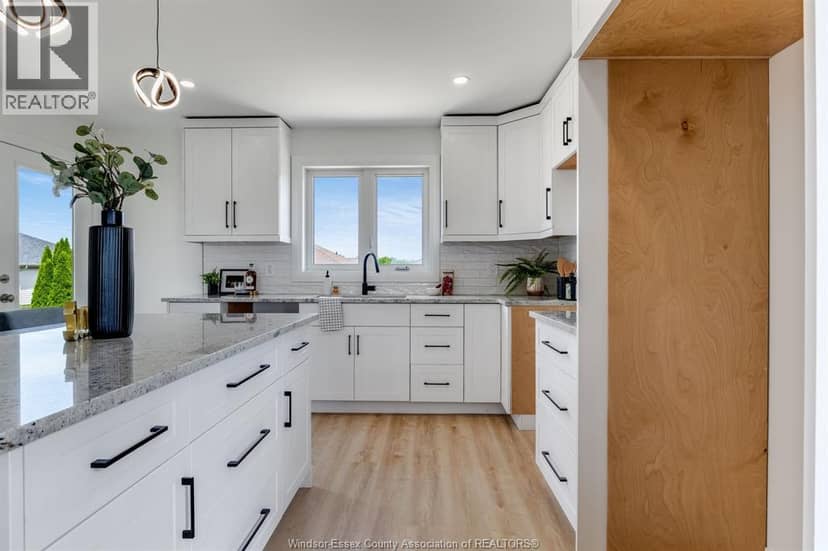 26 Hawthorne CRESCENT — photo 8 of 40