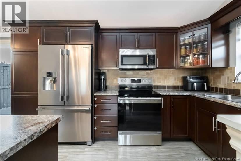 65 Raphael Street — photo 11 of 37