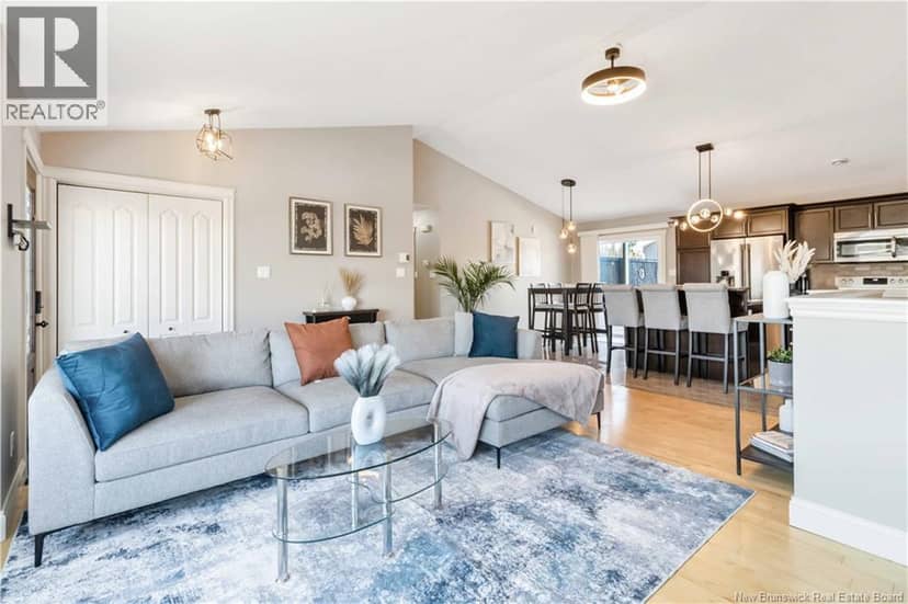 65 Raphael Street — photo 6 of 37