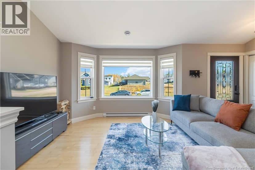 65 Raphael Street — photo 7 of 37