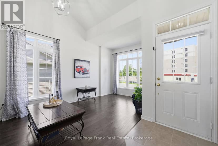 56 Deacon Crescent — photo 8 of 40