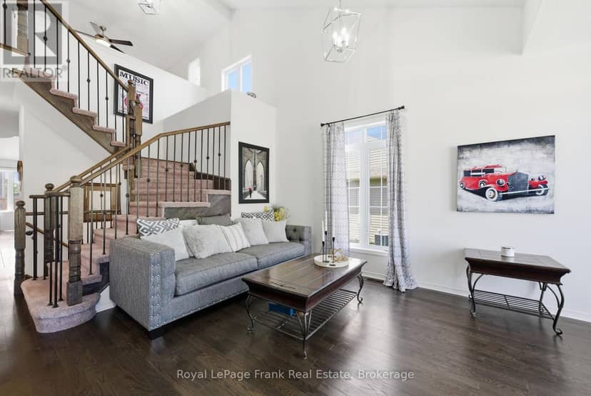 56 Deacon Crescent — photo 9 of 40