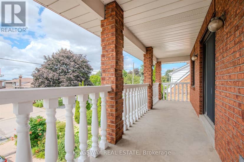 27 Mulholland Avenue — photo 13 of 28