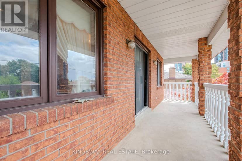 27 Mulholland Avenue — photo 14 of 28