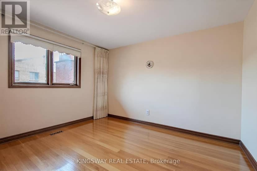 27 Mulholland Avenue — photo 17 of 28