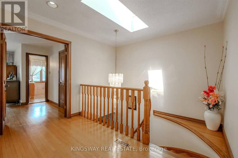 27 Mulholland Avenue — photo 21 of 28