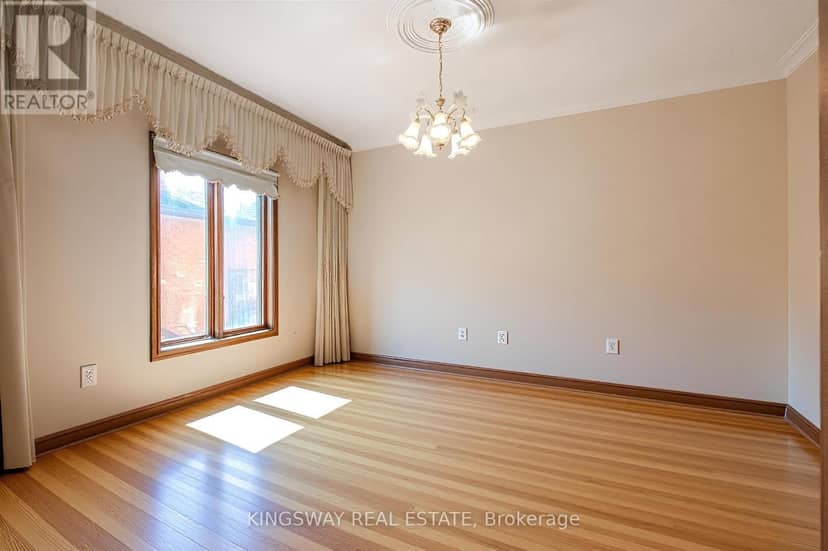 27 Mulholland Avenue — photo 3 of 28