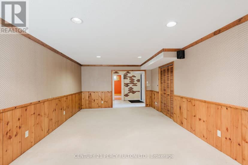 10208 Tenth Line — photo 17 of 40