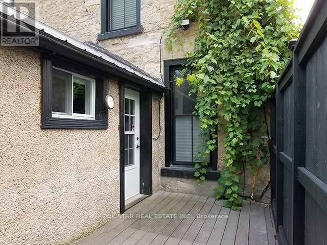 111 Ainslie Street N — photo 15 of 19