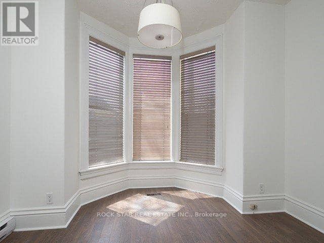 111 Ainslie Street N — photo 5 of 19