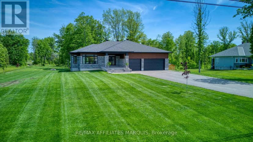 27 Diane Drive — photo 1 of 40