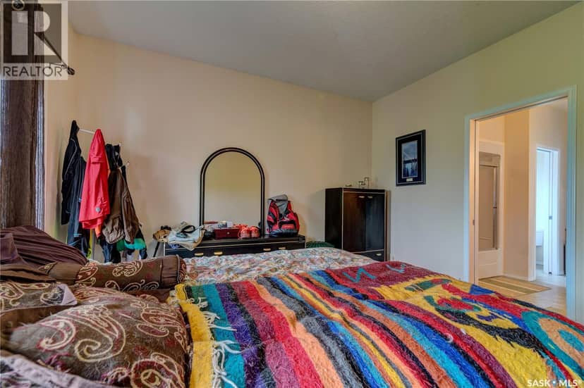 3511 Bishop CRESCENT E — photo 19 of 40