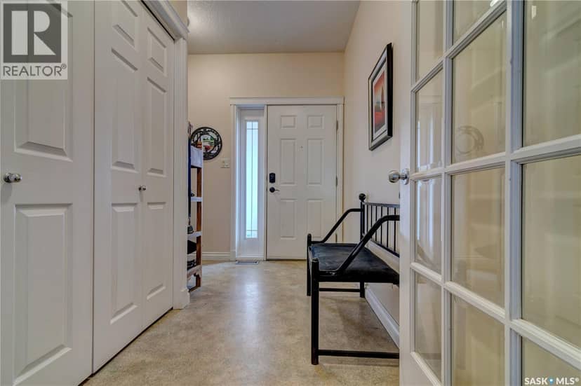 3511 Bishop CRESCENT E — photo 3 of 40