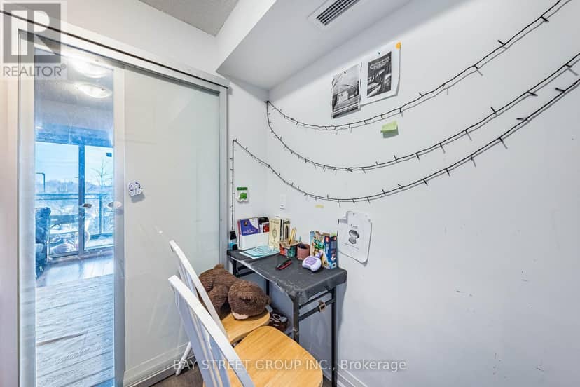 222 - 20 Meadowglen Place — photo 22 of 40
