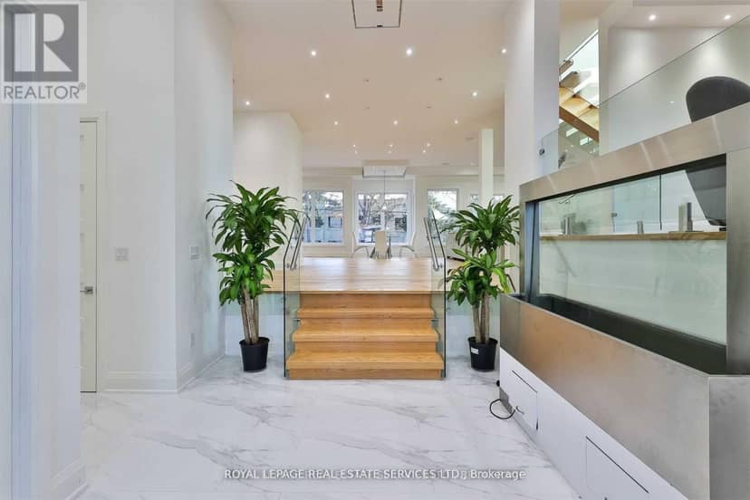 61 Dane Avenue, Toronto, photo 3