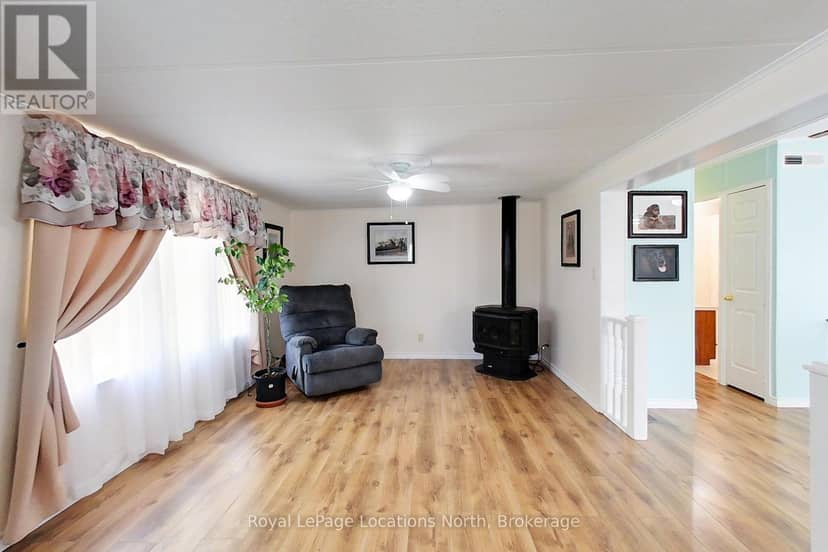 55 Topaz Street — photo 8 of 34