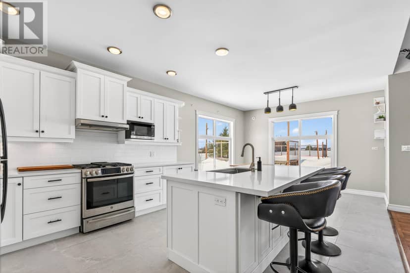 749 CITY VIEW Drive — photo 11 of 40