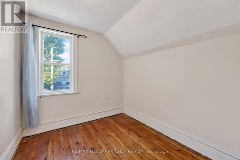 23 Maria Street — photo 10 of 18