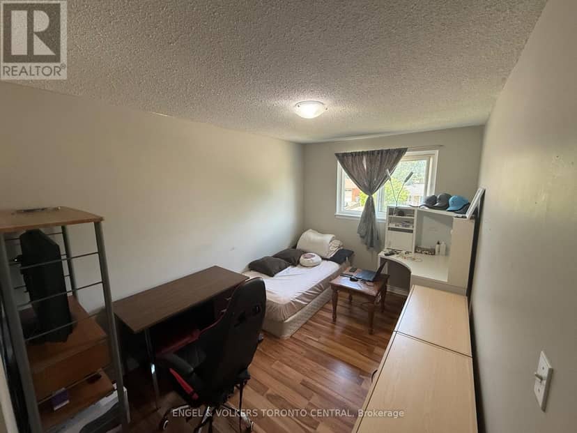 689 College Avenue W — photo 40 of 40