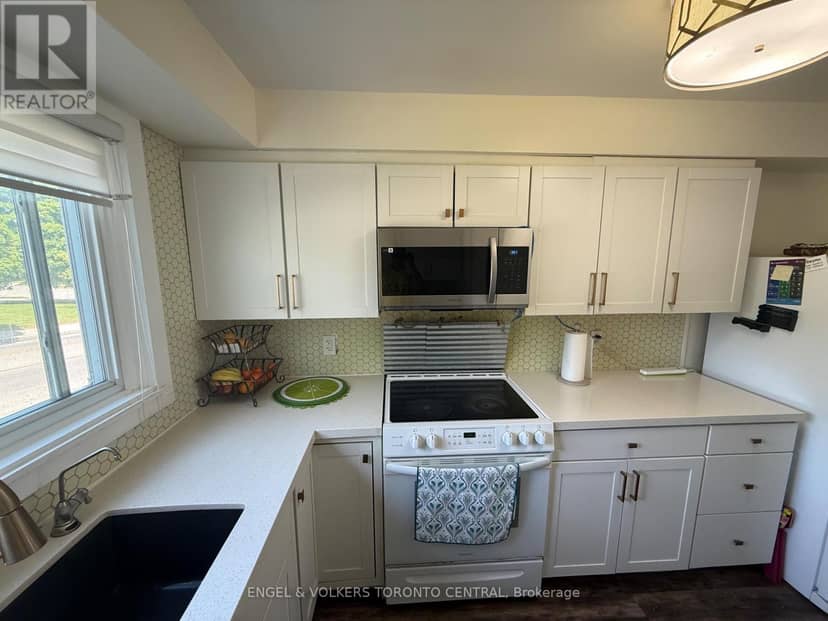 687 College Avenue W — photo 15 of 40